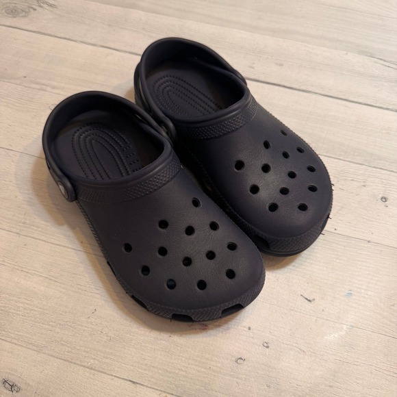 Crocs classic unisex navy blue slip on shoes clogs junior 3 - Picture 1 of 7